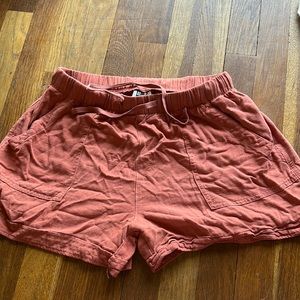 Brand: Amazon  Size: Medium  Color: Rust